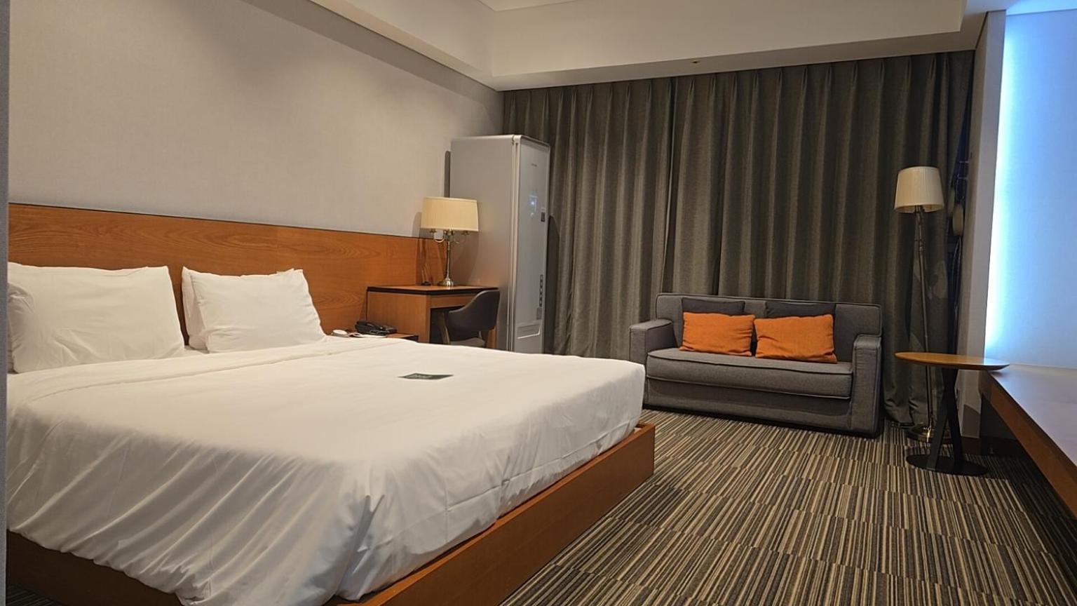โกลเดน ทิวลิป แอร์พอร์ต โฮเต็ล โรงแรม 4*