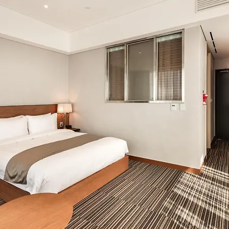 Golden Tulip Incheon Airport Hotel Exterior photo