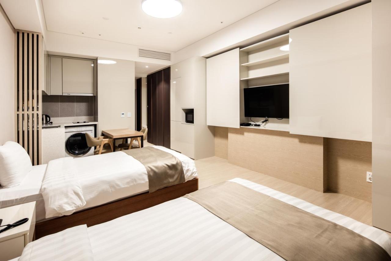 Hotel Golden Tulip Airport 4*