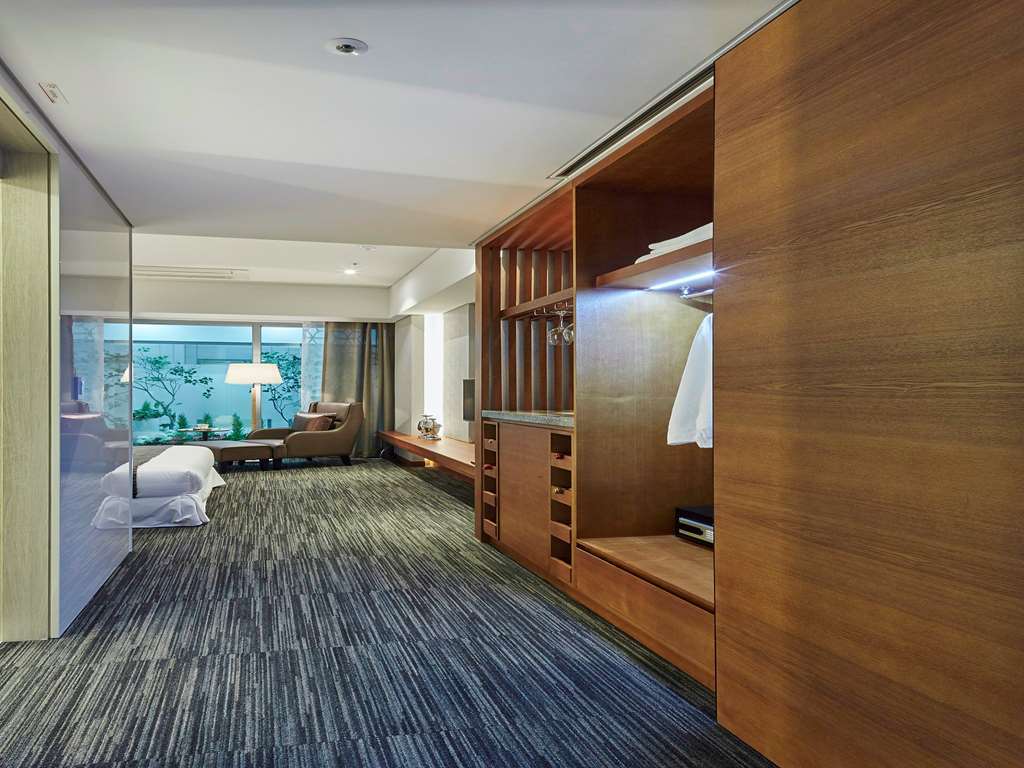 Golden Tulip Airport Hotel 4*