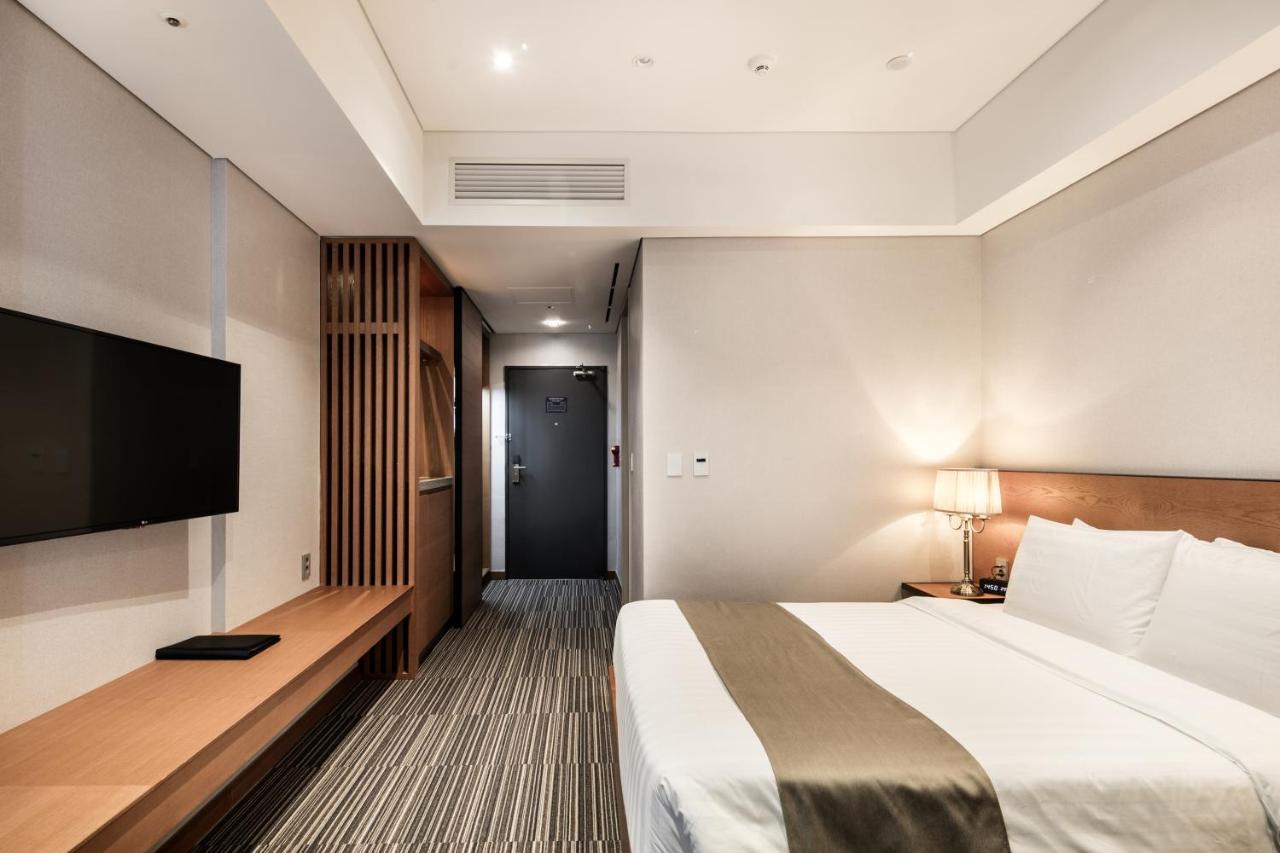 Hotel Golden Tulip Airport